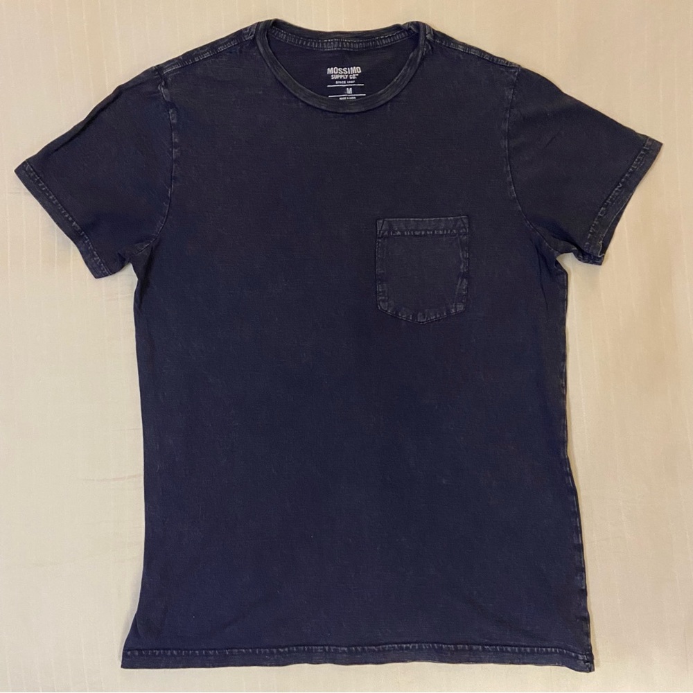 Mossimo Supply Co w/ pocket t-shirt sz M